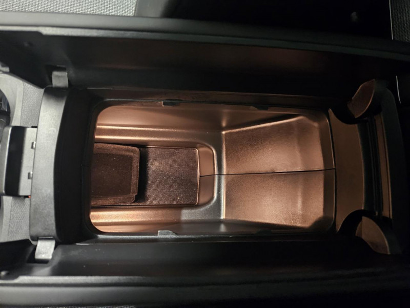 Photo 39 de l'offre de PEUGEOT 3008  1.5 HDi 130 Allure EAT8 à 17490€ chez MKP Distribution