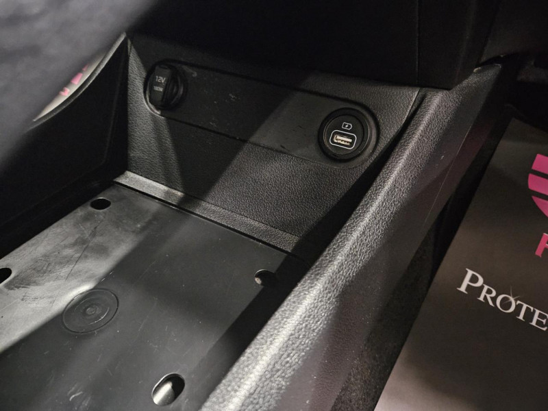 Photo 50 de l'offre de HYUNDAI SANTA FE  1.6 T-GDi 265 Executive Hybrid BVA  à 30990€ chez MKP Distribution