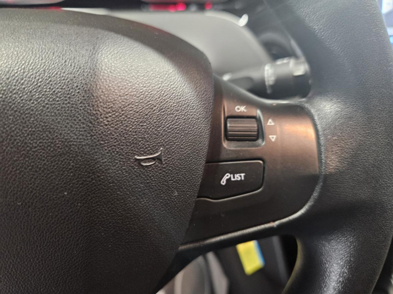 Photo 20 de l'offre de PEUGEOT 208  1.4 HDi 68 Like BVM5 - 1ere Main à 8490€ chez MKP Distribution