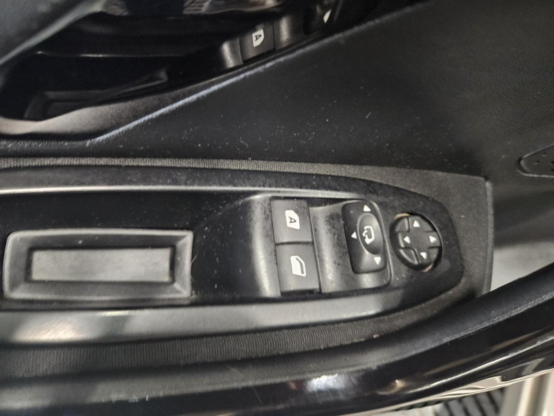 Photo 38 de l'offre de PEUGEOT 208  1.4 HDi 68 Like BVM5 - 1ere Main à 8490€ chez MKP Distribution