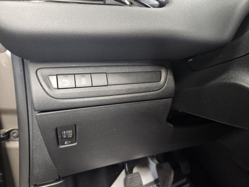 Photo 31 de l'offre de PEUGEOT 208  1.4 HDi 68 Like BVM5 - 1ere Main à 8490€ chez MKP Distribution