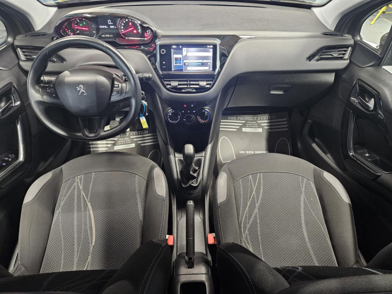 Photo 11 de l'offre de PEUGEOT 208  1.4 HDi 68 Like BVM5 - 1ere Main à 8490€ chez MKP Distribution
