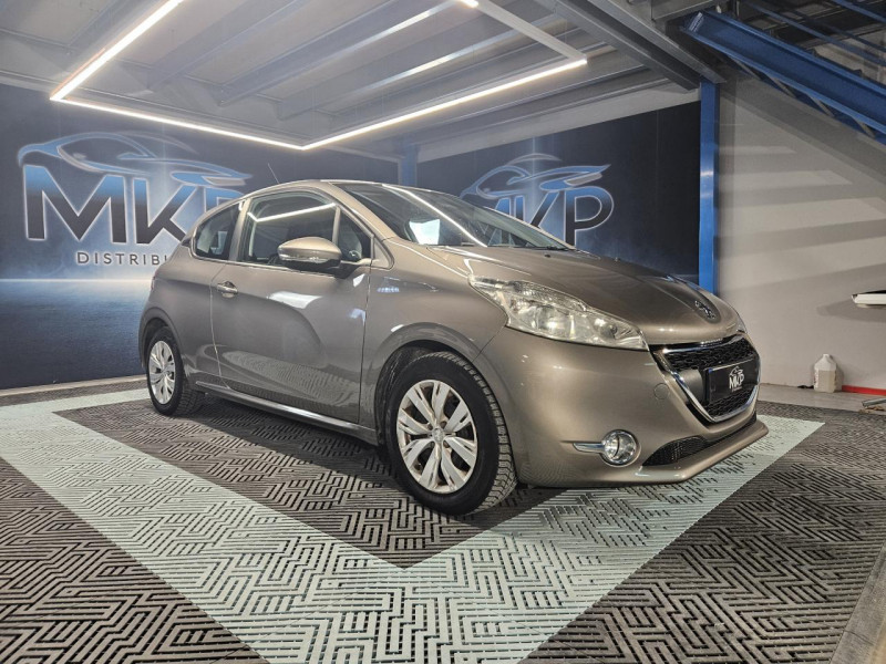 Photo 7 de l'offre de PEUGEOT 208  1.4 HDi 68 Like BVM5 - 1ere Main à 8490€ chez MKP Distribution