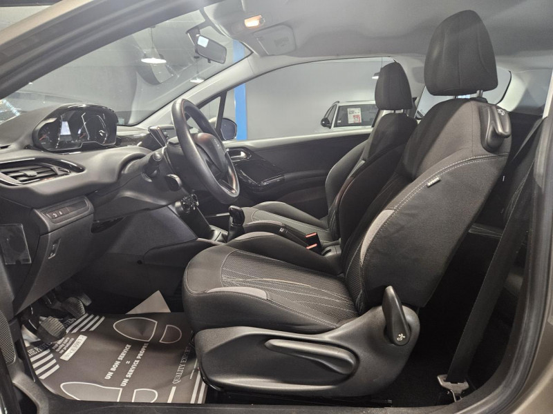 Photo 13 de l'offre de PEUGEOT 208  1.4 HDi 68 Like BVM5 - 1ere Main à 8490€ chez MKP Distribution