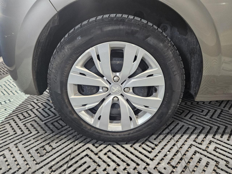 Photo 42 de l'offre de PEUGEOT 208  1.4 HDi 68 Like BVM5 - 1ere Main à 8490€ chez MKP Distribution