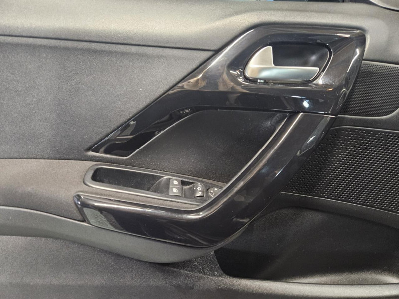 Photo 39 de l'offre de PEUGEOT 208  1.4 HDi 68 Like BVM5 - 1ere Main à 8490€ chez MKP Distribution