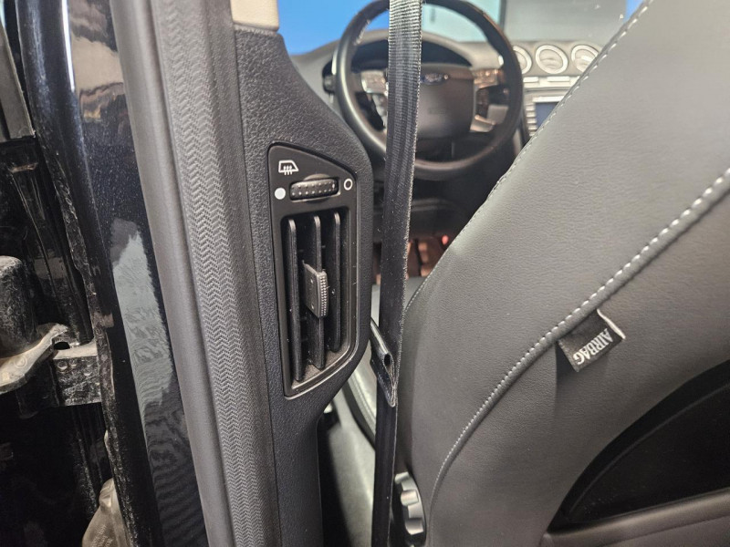 Photo 31 de l'offre de FORD GALAXY II  2.0 TDCI 163 Titanium Powershift BVA à 17990€ chez MKP Distribution