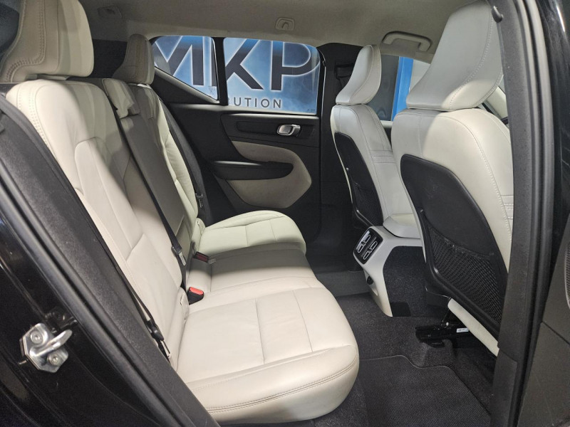 Photo 15 de l'offre de VOLVO XC40 2.0 D3 150 Geartronic 8 Momentum à 22490€ chez MKP Distribution
