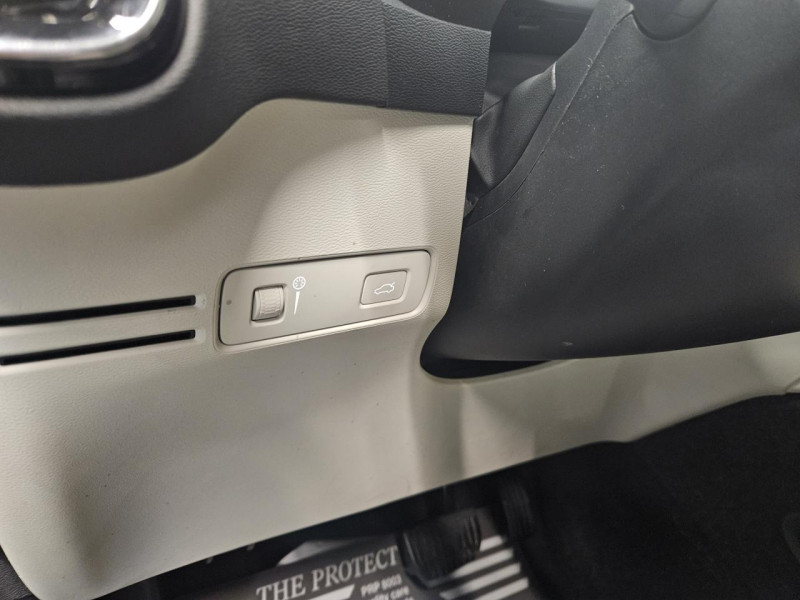 Photo 22 de l'offre de VOLVO XC40 2.0 D3 150 Geartronic 8 Momentum à 22490€ chez MKP Distribution