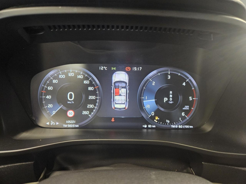 Photo 16 de l'offre de VOLVO XC40 2.0 D3 150 Geartronic 8 Momentum à 22490€ chez MKP Distribution