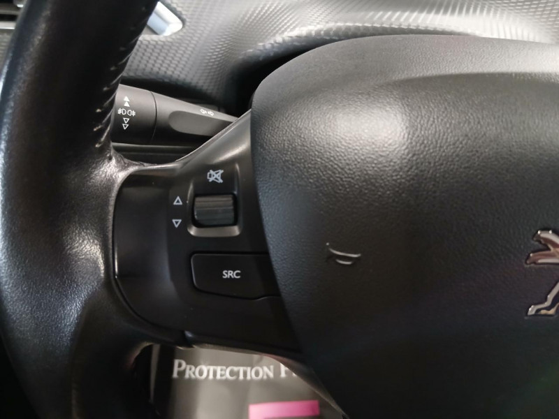 Photo 19 de l'offre de PEUGEOT 208  1.6 HDi 75 BVM5 Style à 9490€ chez MKP Distribution