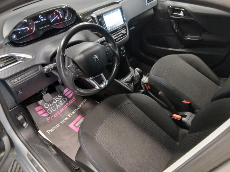 Photo 10 de l'offre de PEUGEOT 208  1.6 HDi 75 BVM5 Style à 9490€ chez MKP Distribution