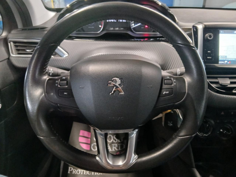 Photo 18 de l'offre de PEUGEOT 208  1.6 HDi 75 BVM5 Style à 9490€ chez MKP Distribution