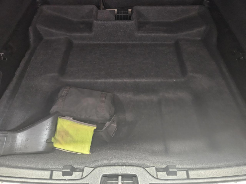 Photo 9 de l'offre de VOLVO XC40 2.0 D3 150 Geartronic 8 Momentum à 22490€ chez MKP Distribution