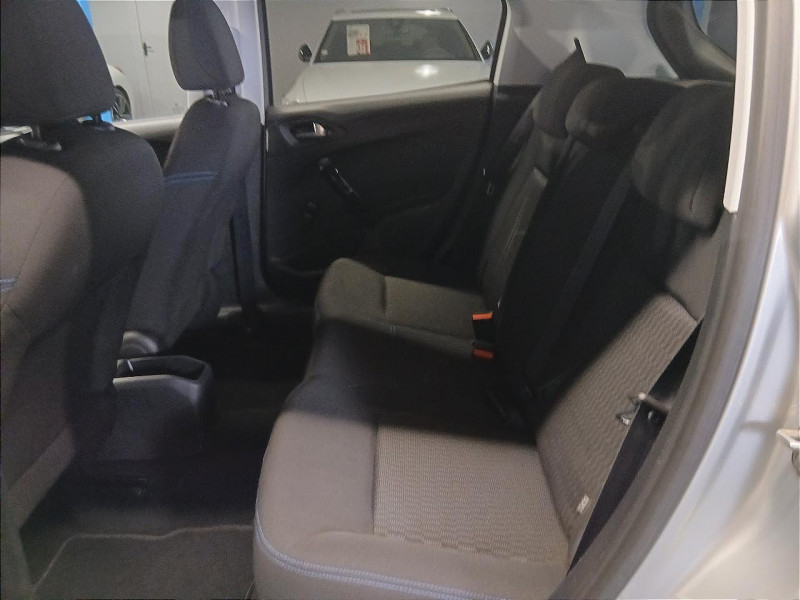 Photo 13 de l'offre de PEUGEOT 208  1.6 HDi 75 BVM5 Style à 9490€ chez MKP Distribution