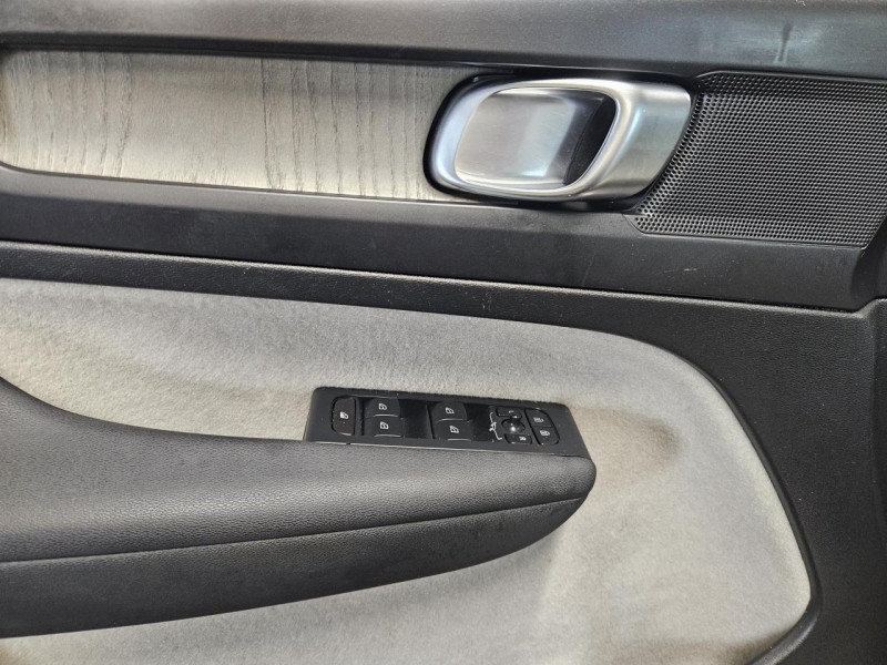 Photo 45 de l'offre de VOLVO XC40 2.0 D3 150 Geartronic 8 Momentum à 22490€ chez MKP Distribution