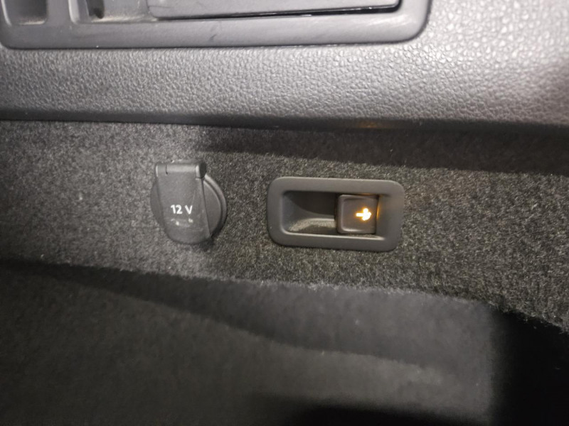 Photo 31 de l'offre de VOLKSWAGEN Passat SW  1.4 TSi 218 GTE DSG7 à 18990€ chez MKP Distribution