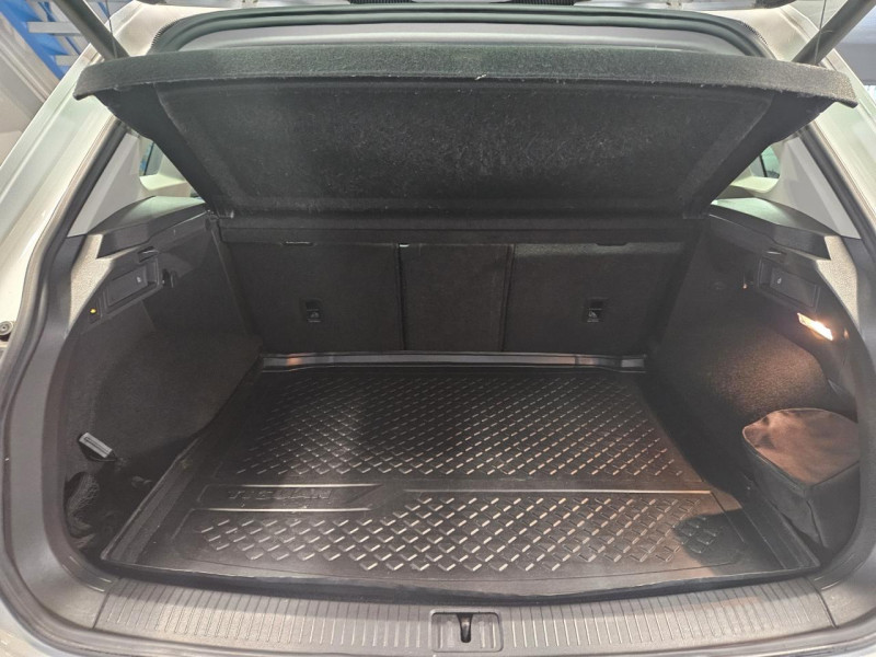 Photo 9 de l'offre de VOLKSWAGEN TIGUAN  2.0 TDI 190 4MOTION CARAT EXCLUSIVE + PACK R-LINE DSG7 à 28990€ chez MKP Distribution