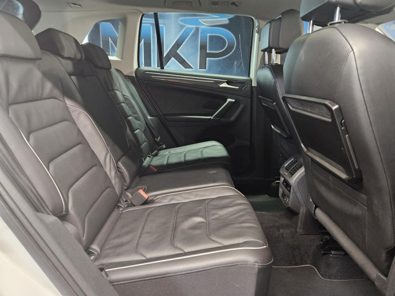 Photo 16 de l'offre de VOLKSWAGEN TIGUAN  2.0 TDI 190 4MOTION CARAT EXCLUSIVE + PACK R-LINE DSG7 à 28990€ chez MKP Distribution