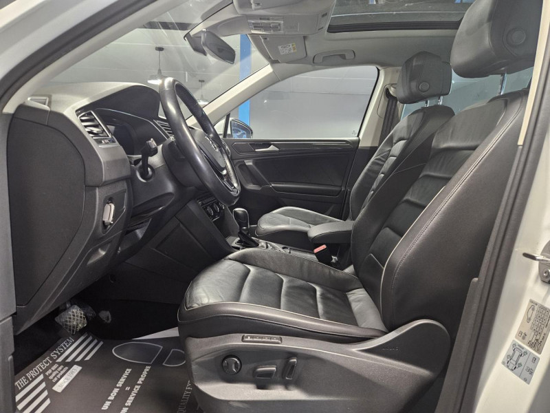 Photo 13 de l'offre de VOLKSWAGEN TIGUAN  2.0 TDI 190 4MOTION CARAT EXCLUSIVE + PACK R-LINE DSG7 à 28990€ chez MKP Distribution