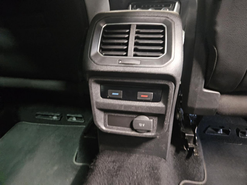 Photo 39 de l'offre de VOLKSWAGEN TIGUAN  2.0 TDI 190 4MOTION CARAT EXCLUSIVE + PACK R-LINE DSG7 à 28990€ chez MKP Distribution