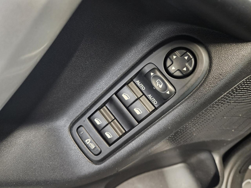 Photo 30 de l'offre de CITROEN C3  1.4 73 Exclusive BVM à 7490€ chez MKP Distribution