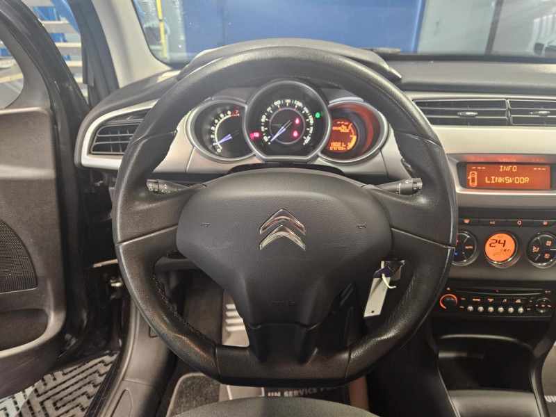 Photo 17 de l'offre de CITROEN C3  1.4 73 Exclusive BVM à 7490€ chez MKP Distribution