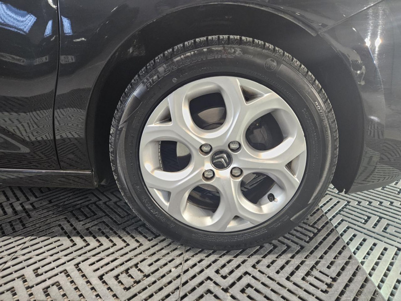 Photo 37 de l'offre de CITROEN C3  1.4 73 Exclusive BVM à 7490€ chez MKP Distribution