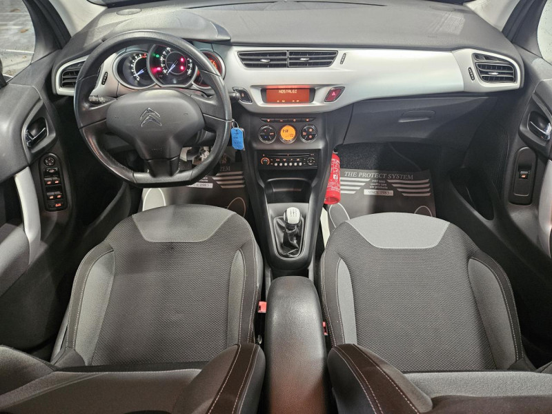 Photo 11 de l'offre de CITROEN C3  1.4 73 Exclusive BVM à 7490€ chez MKP Distribution
