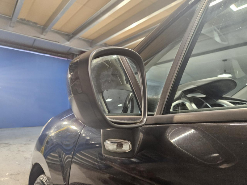 Photo 32 de l'offre de CITROEN C3  1.4 73 Exclusive BVM à 7490€ chez MKP Distribution