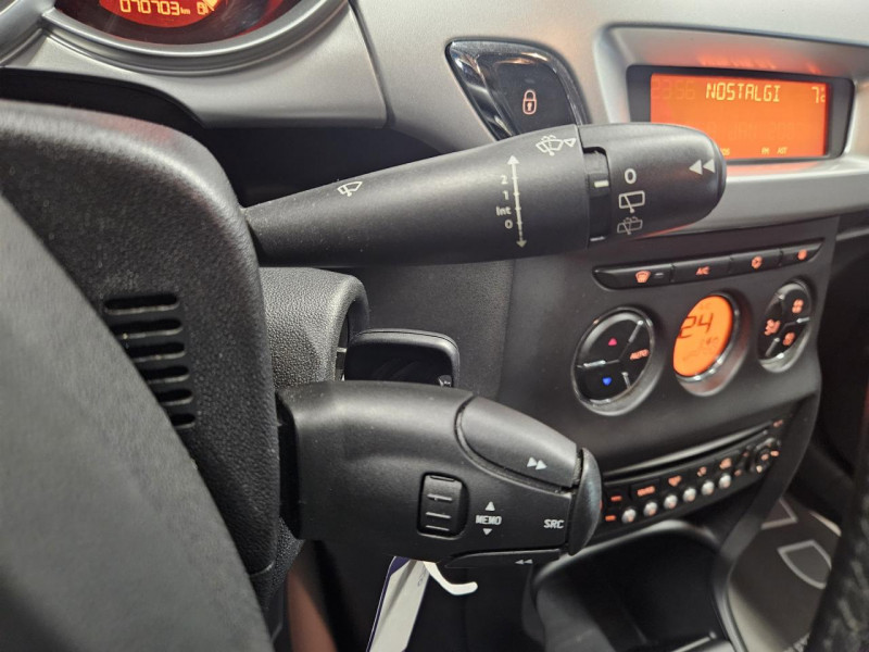 Photo 19 de l'offre de CITROEN C3  1.4 73 Exclusive BVM à 7490€ chez MKP Distribution