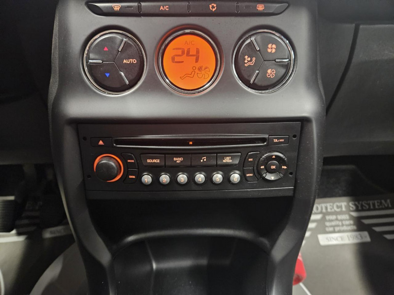 Photo 22 de l'offre de CITROEN C3  1.4 73 Exclusive BVM à 7490€ chez MKP Distribution