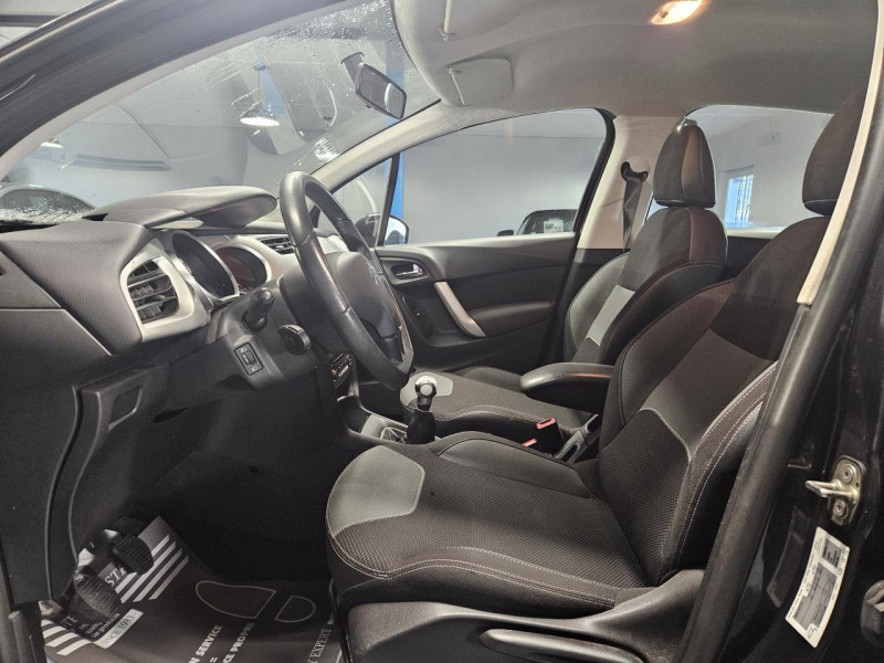 Photo 12 de l'offre de CITROEN C3  1.4 73 Exclusive BVM à 7490€ chez MKP Distribution