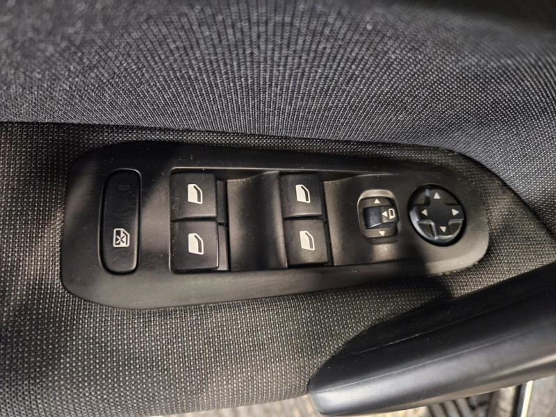 Photo 40 de l'offre de PEUGEOT 308 SW 1.5 HDi 130 Allure BVM  à 12490€ chez MKP Distribution