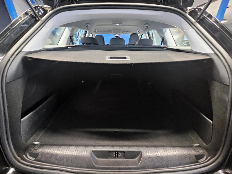 Photo 9 de l'offre de PEUGEOT 308 SW 1.5 HDi 130 Allure BVM  à 12490€ chez MKP Distribution