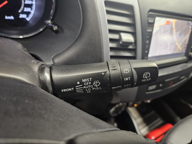 Photo 26 de l'offre de CITROEN C CROSSER 2.2 HDi 156 4WD Exclusive BVM 7 Places à 15490€ chez MKP Distribution