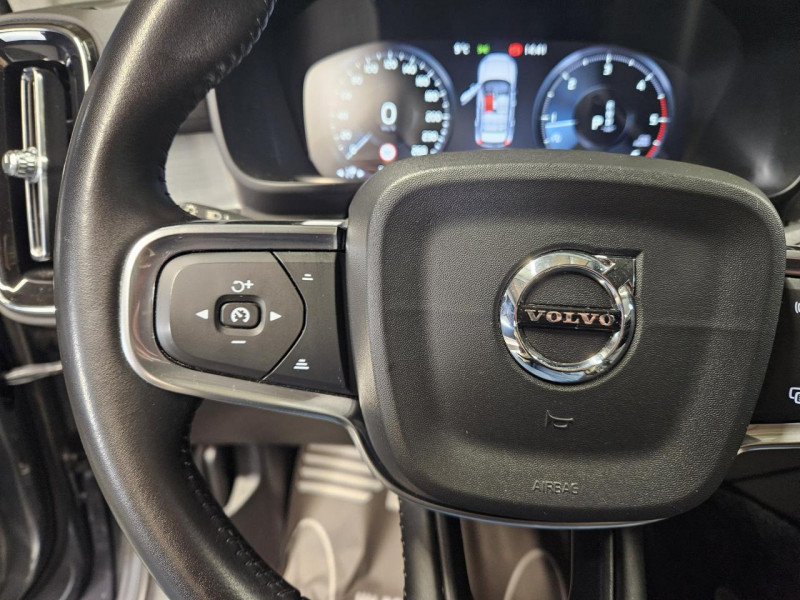 Photo 19 de l'offre de VOLVO XC40 2.0 D3 150 MOMENTUM BVA à 24490€ chez MKP Distribution