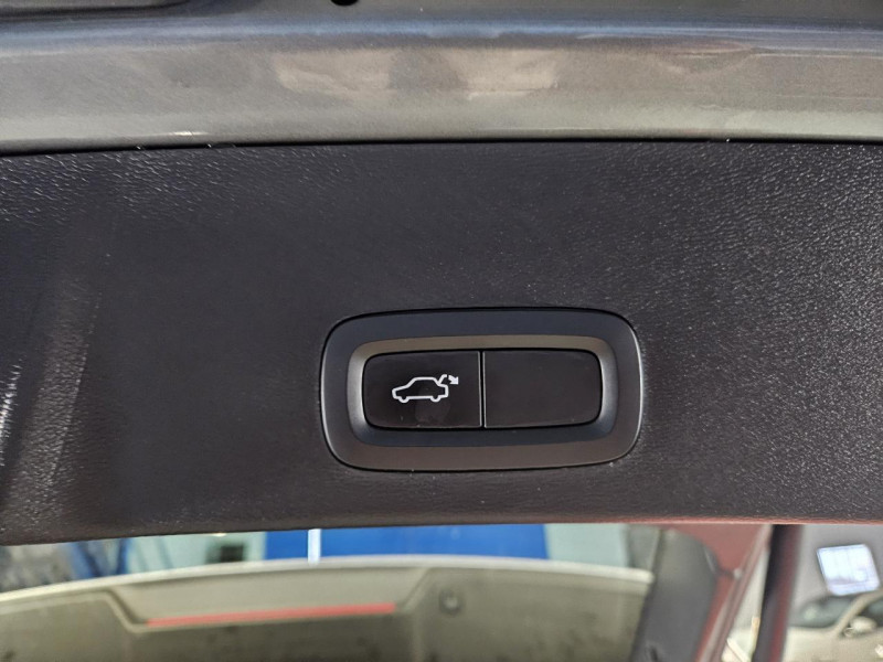 Photo 37 de l'offre de VOLVO XC40 2.0 D3 150 MOMENTUM BVA à 24490€ chez MKP Distribution