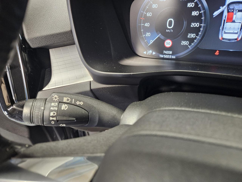 Photo 21 de l'offre de VOLVO XC40 2.0 D3 150 MOMENTUM BVA à 24490€ chez MKP Distribution