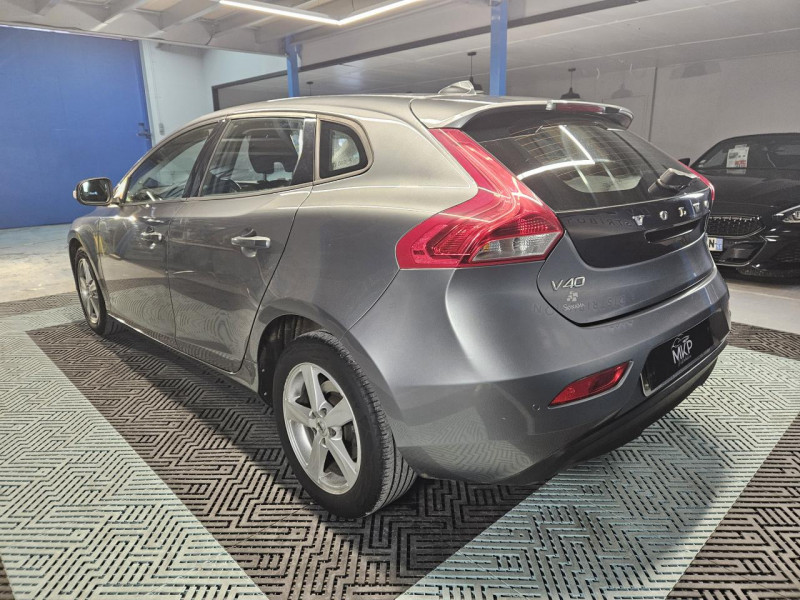 Photo 3 de l'offre de VOLVO V40  D2 2.0D 120 Momentum BVM6 à 12490€ chez MKP Distribution