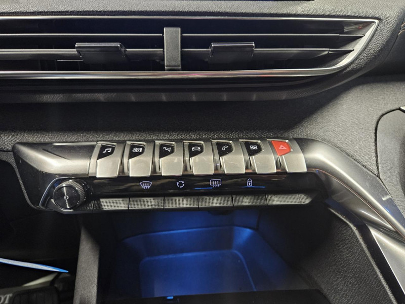 Photo 32 de l'offre de PEUGEOT 3008 1.5 HDi 130 EAT8 GT-LINE à 20490€ chez MKP Distribution