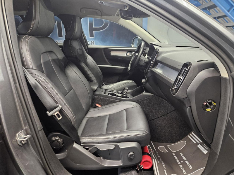 Photo 14 de l'offre de VOLVO XC40 2.0 D3 150 MOMENTUM BVA à 24490€ chez MKP Distribution
