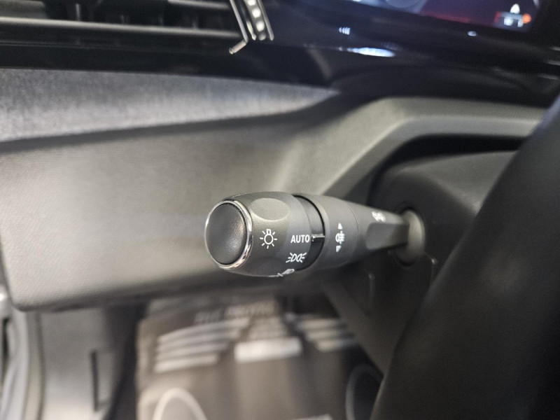 Photo 23 de l'offre de PEUGEOT 308 SW  1.5 BlueHDi 130 EAT8 Allure à 16490€ chez MKP Distribution