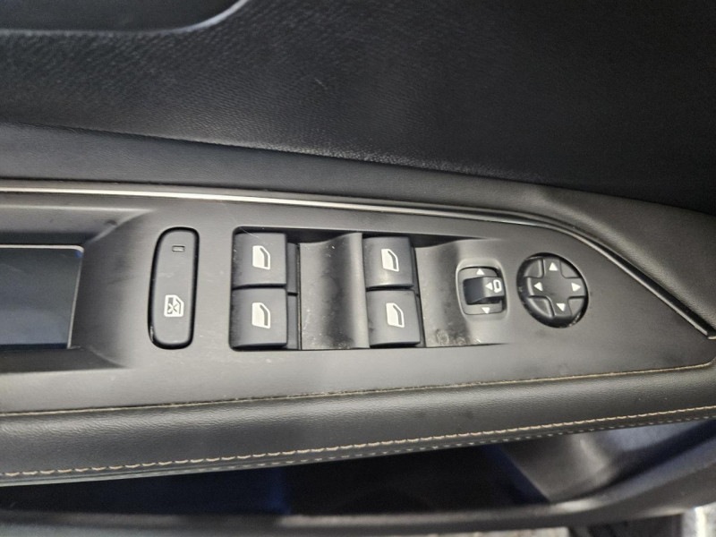 Photo 44 de l'offre de PEUGEOT 3008 1.5 HDi 130 EAT8 GT-LINE à 20490€ chez MKP Distribution