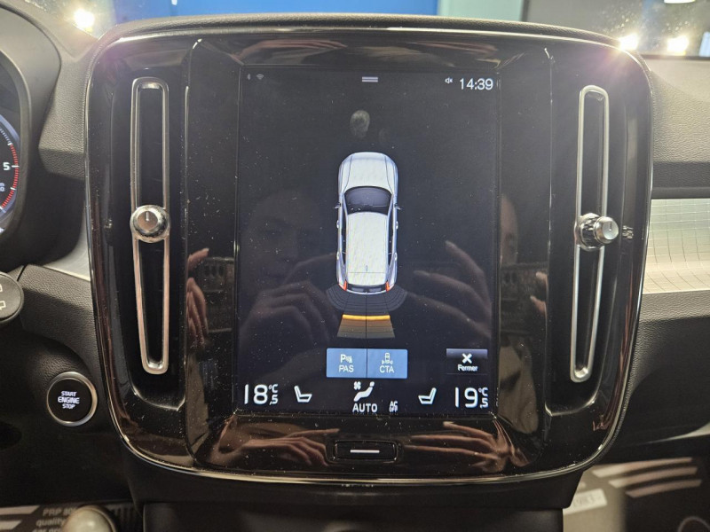 Photo 25 de l'offre de VOLVO XC40 2.0 D3 150 MOMENTUM BVA à 24490€ chez MKP Distribution