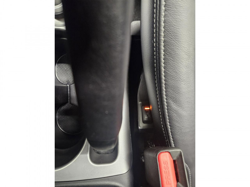 Photo 37 de l'offre de CITROEN C CROSSER 2.2 HDi 156 4WD Exclusive BVM 7 Places à 15490€ chez MKP Distribution