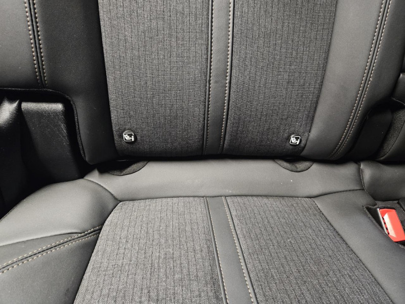 Photo 39 de l'offre de PEUGEOT 3008 1.5 HDi 130 EAT8 GT-LINE à 20490€ chez MKP Distribution