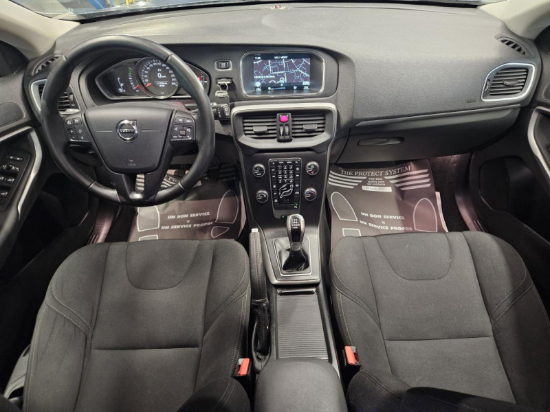 Photo 11 de l'offre de VOLVO V40  D2 2.0D 120 Momentum BVM6 à 12490€ chez MKP Distribution