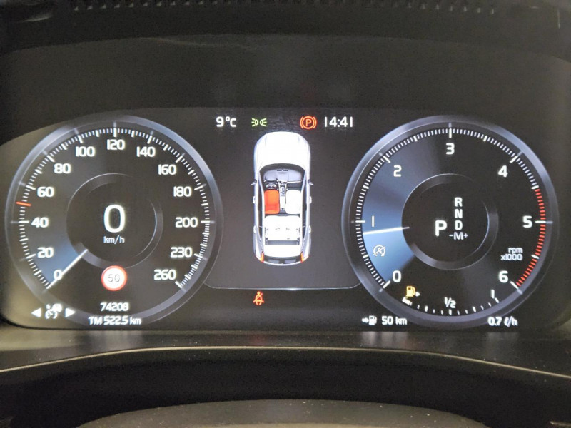 Photo 17 de l'offre de VOLVO XC40 2.0 D3 150 MOMENTUM BVA à 24490€ chez MKP Distribution