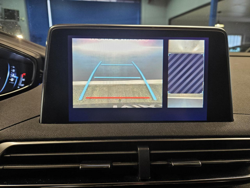 Photo 28 de l'offre de PEUGEOT 3008 1.5 HDi 130 EAT8 GT-LINE à 20490€ chez MKP Distribution